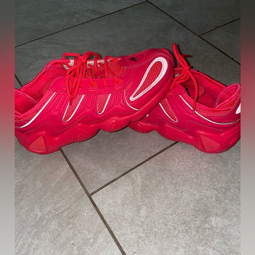 Women’s Adidas Sneakers.